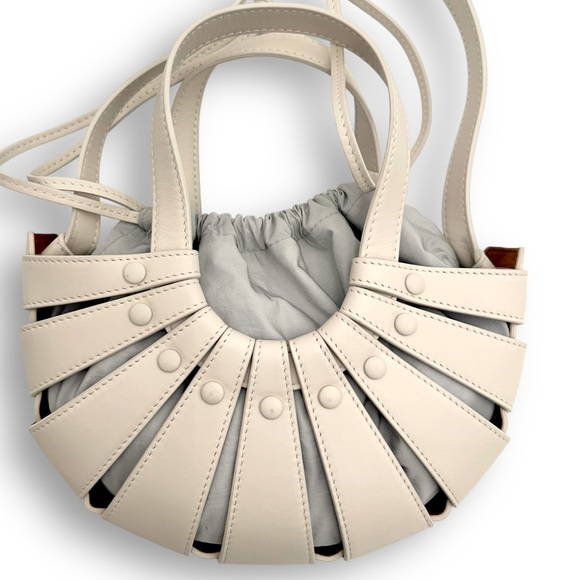 Bottega Veneta The Shell 2Way crossbody Tote Bag New w Dustbag and COA - Picture 5 of 9